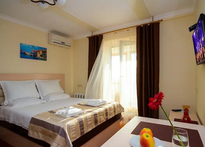 Aparthotel On Klinichna St.