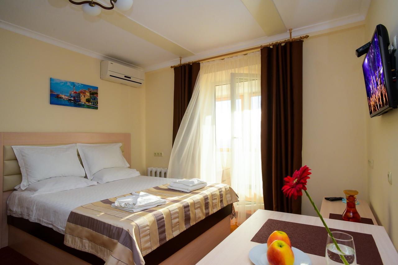 Hotel apartamentowy On Klinichna St. *