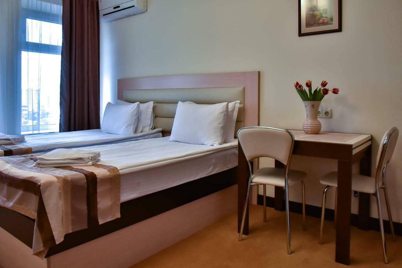 Aparthotel On Klinichna St.