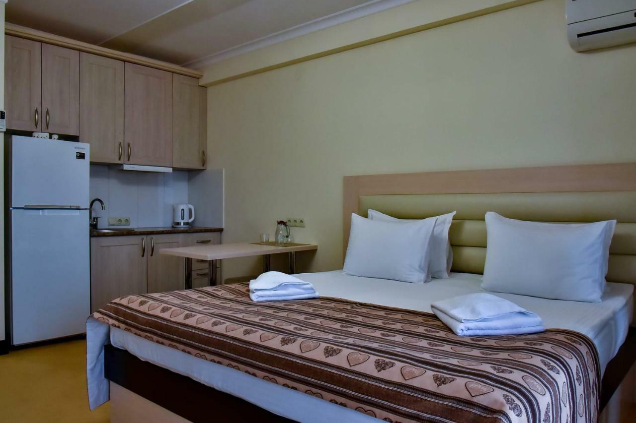On Klinichna St. Aparthotel Kyiv